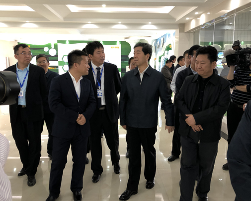 河南省委副書記、省長陳潤兒一行蒞臨 花花牛集團魯山瑞亞牧業(yè)有限公司視察調(diào)研